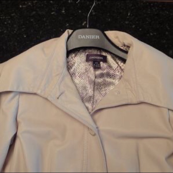 DANIER (M) Leather - Ecru/Beige Short Trench Coat - Picture 2 of 4